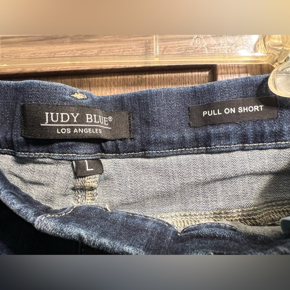 Judy Blue Womens Size Large Stretch Cuffed Pull On Denim Shorts - Picture 4 of 5